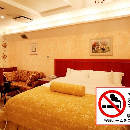 Отель Meguro Emperor (Adults Only) Токио Экстерьер фото